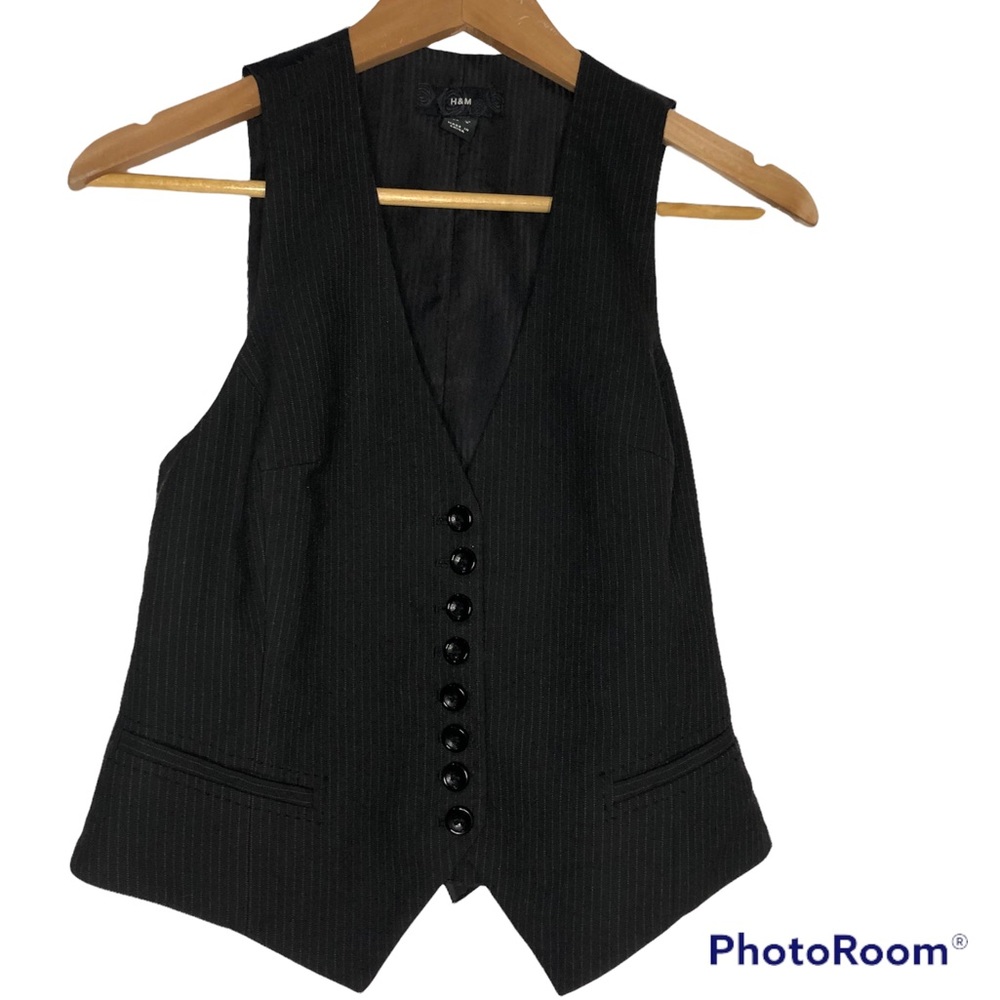Womens VEST black with white pin stripes by H&M size 6
